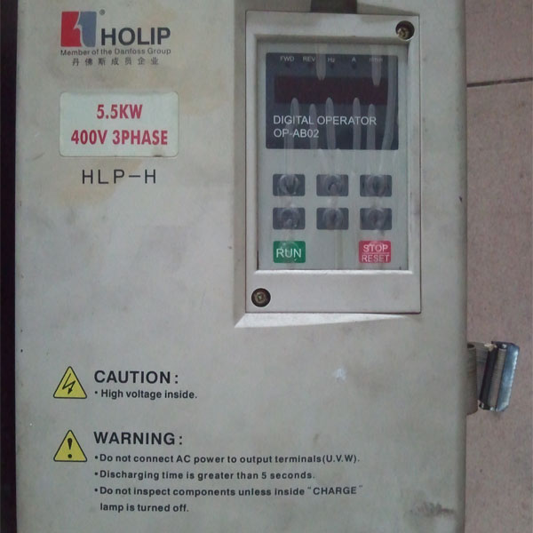 ������׃�l���S��